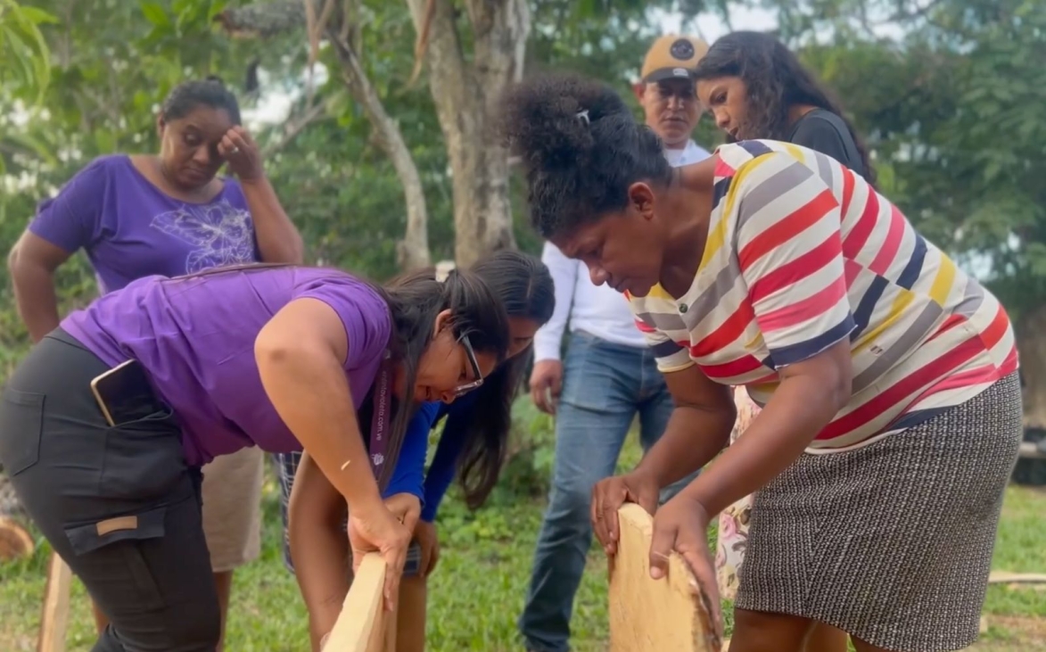 Historia de Vida VHF 2 Mujeres criadoras de gallinas