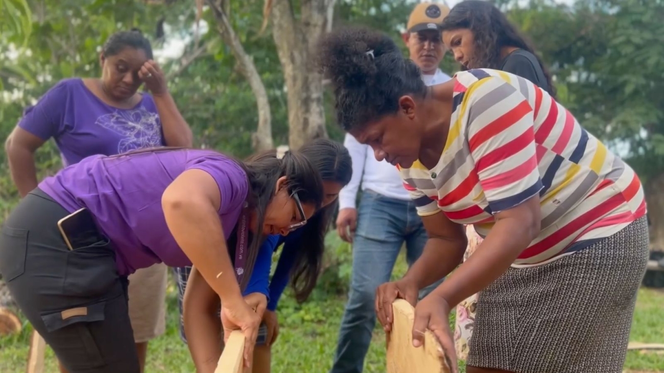 Historia de Vida VHF 2 Mujeres criadoras de gallinas